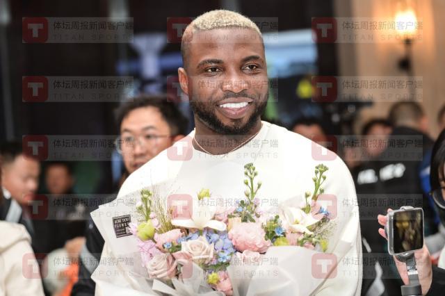 开云体育下载-专访奥斯卡②：渴望尽快完成归化手续帮助国足