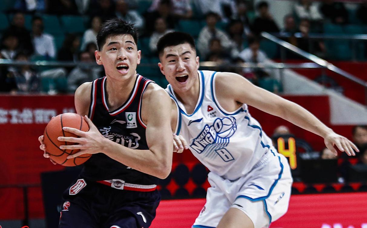 开云官网-8名球员离开广州！郭士强弟子一个不留，两人拿顶薪，杜锋捡漏