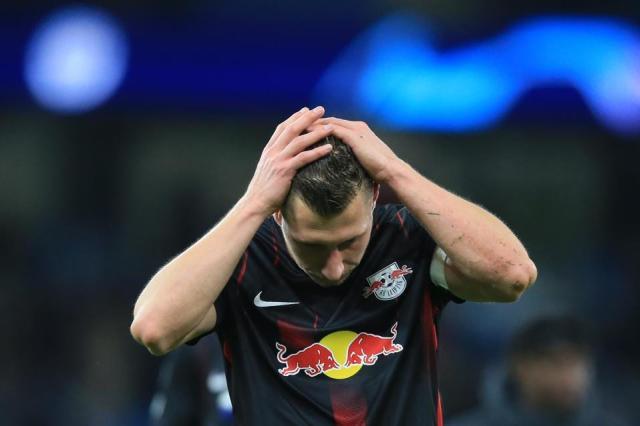 开云体育官网-红牛遭全方位压制 “老师傅”被哈兰德五拳打倒