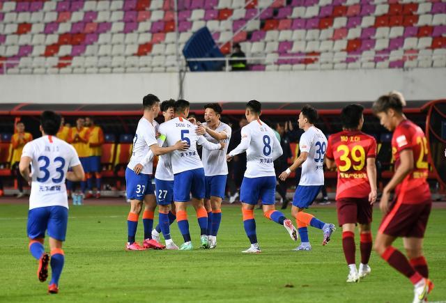 开云体育官网-【争冠组前瞻】京鲁迎第500场中超 海港亚泰欲追分