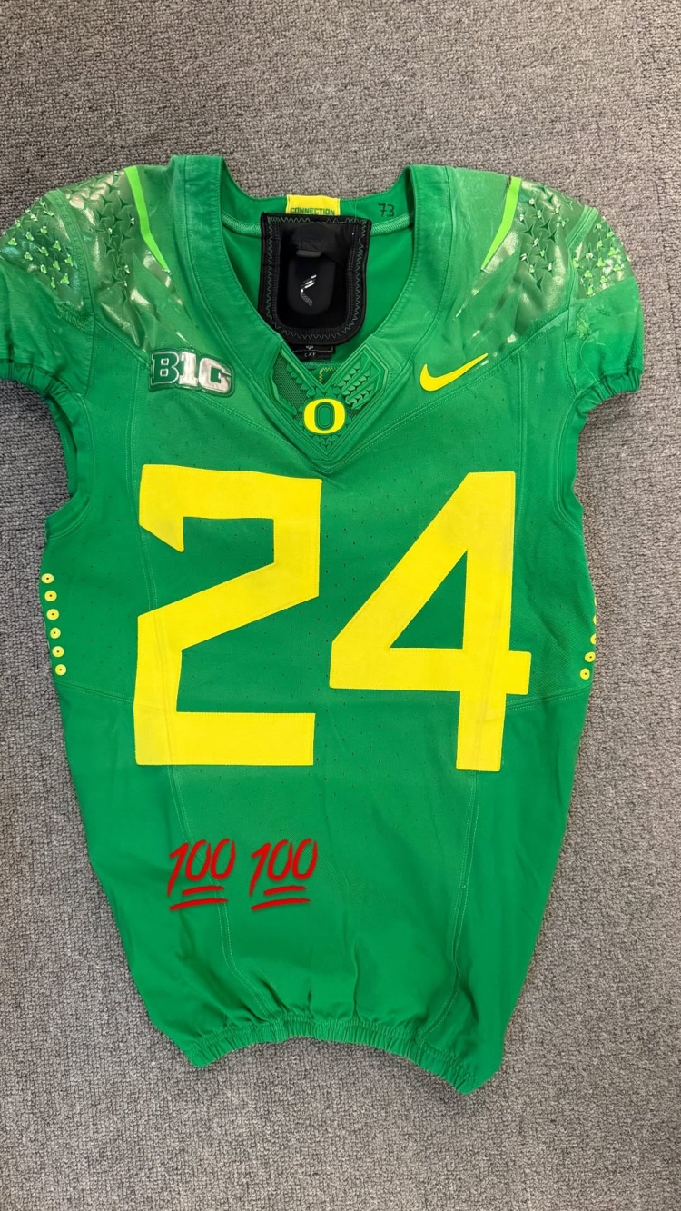 开云官网-科比外甥杰特·华盛顿大学改穿24号球衣！是26届橄榄球五星高中生