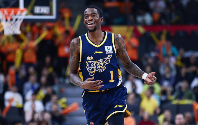 开云官网-升第一！胡明轩决战连得11分广东双杀天津 萨姆纳39分单节20分