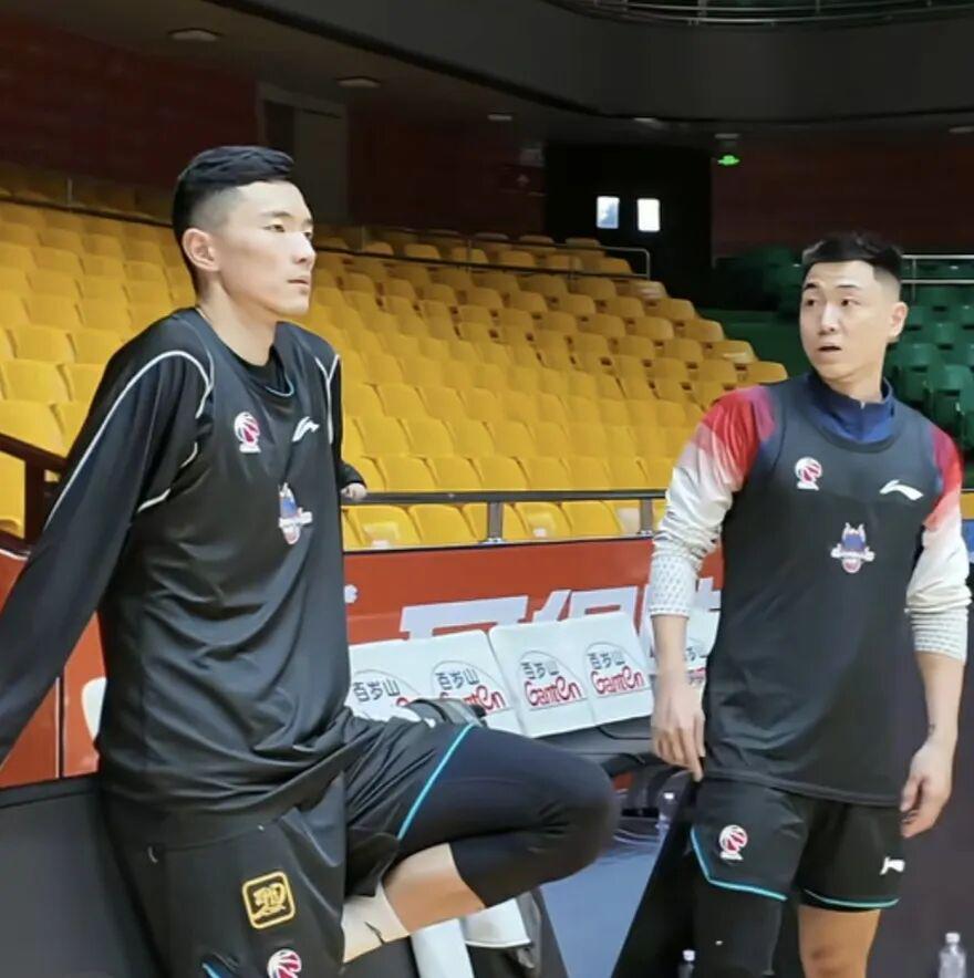 开云官网-高诗岩归队+双外援就位！山东男篮出征广州，节后首战验成色